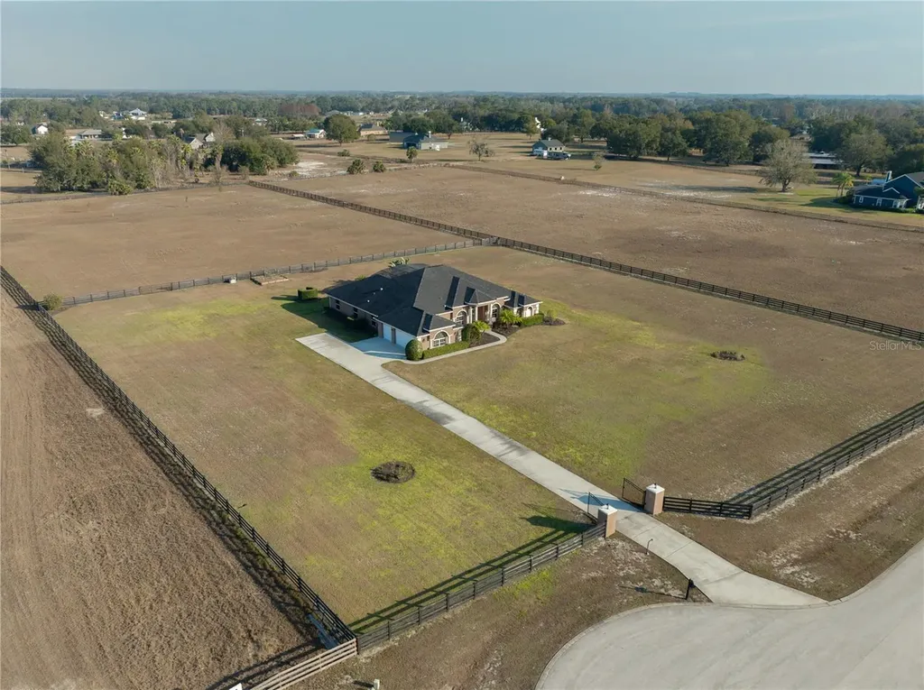 29222 Can Do Lane Tavares FL 32778