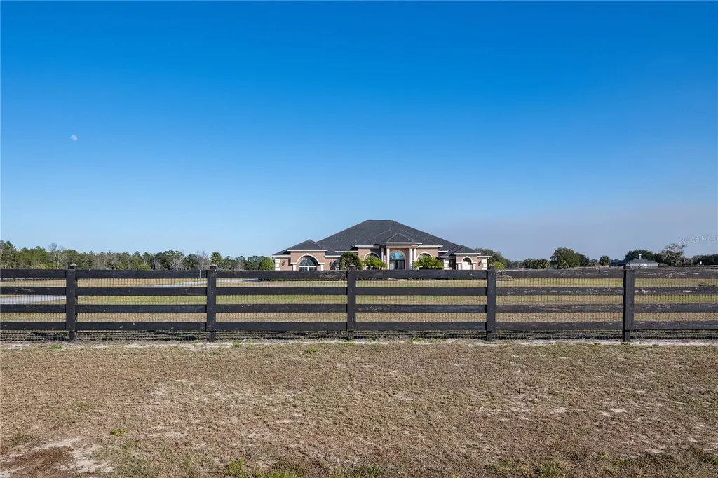 29222 Can Do Lane Tavares FL 32778