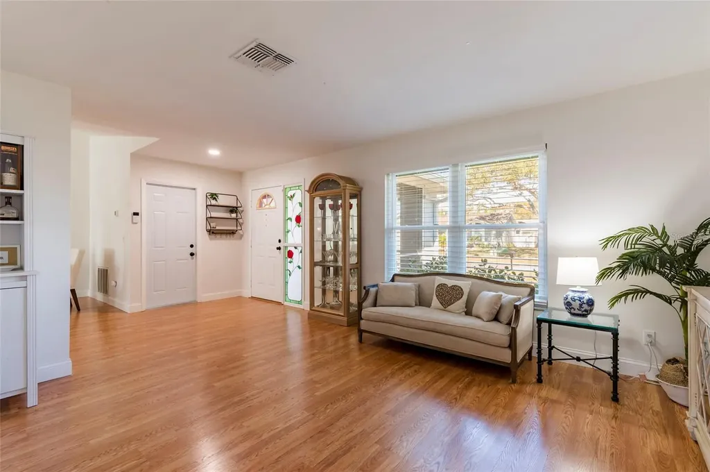 8194 124th Terrace Largo FL 33773
