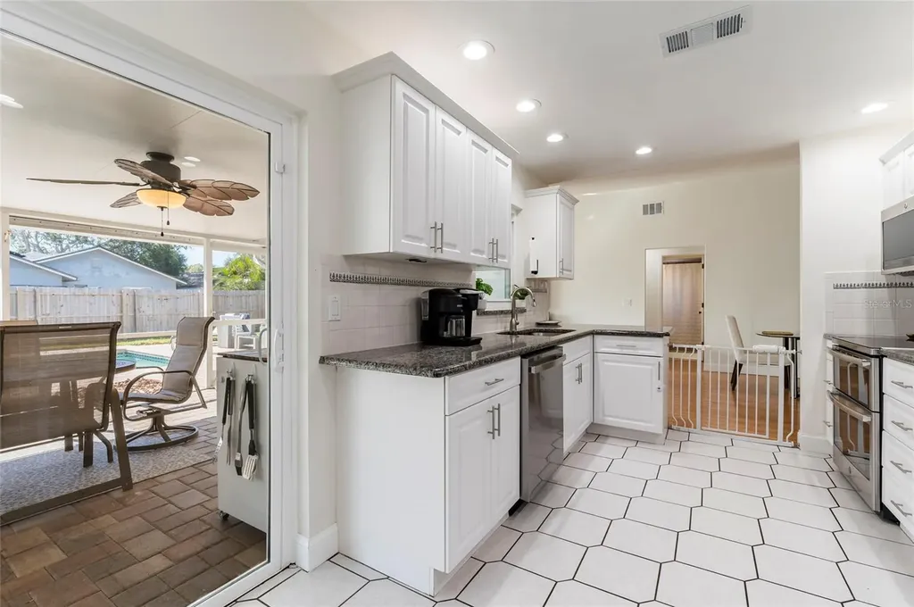 8194 124th Terrace Largo FL 33773