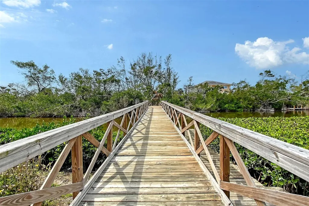 8504 Heron Lagoon Circle Sarasota FL 34242