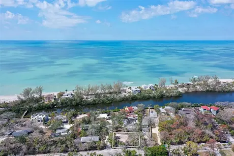 8504 Heron Lagoon Circle Sarasota FL 34242