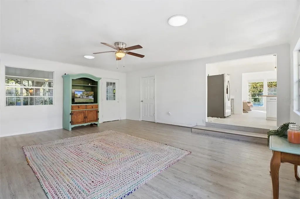 1045 N Fan Palm Point Crystal River FL 34429
