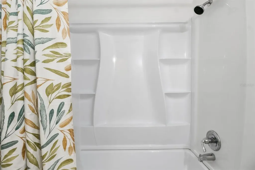 1045 N Fan Palm Point Crystal River FL 34429
