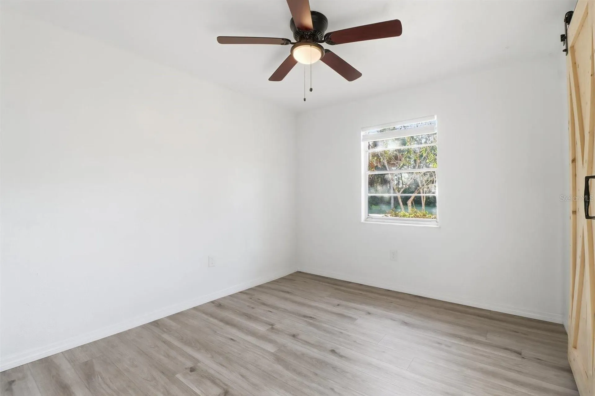 1045 N Fan Palm Point Crystal River FL 34429