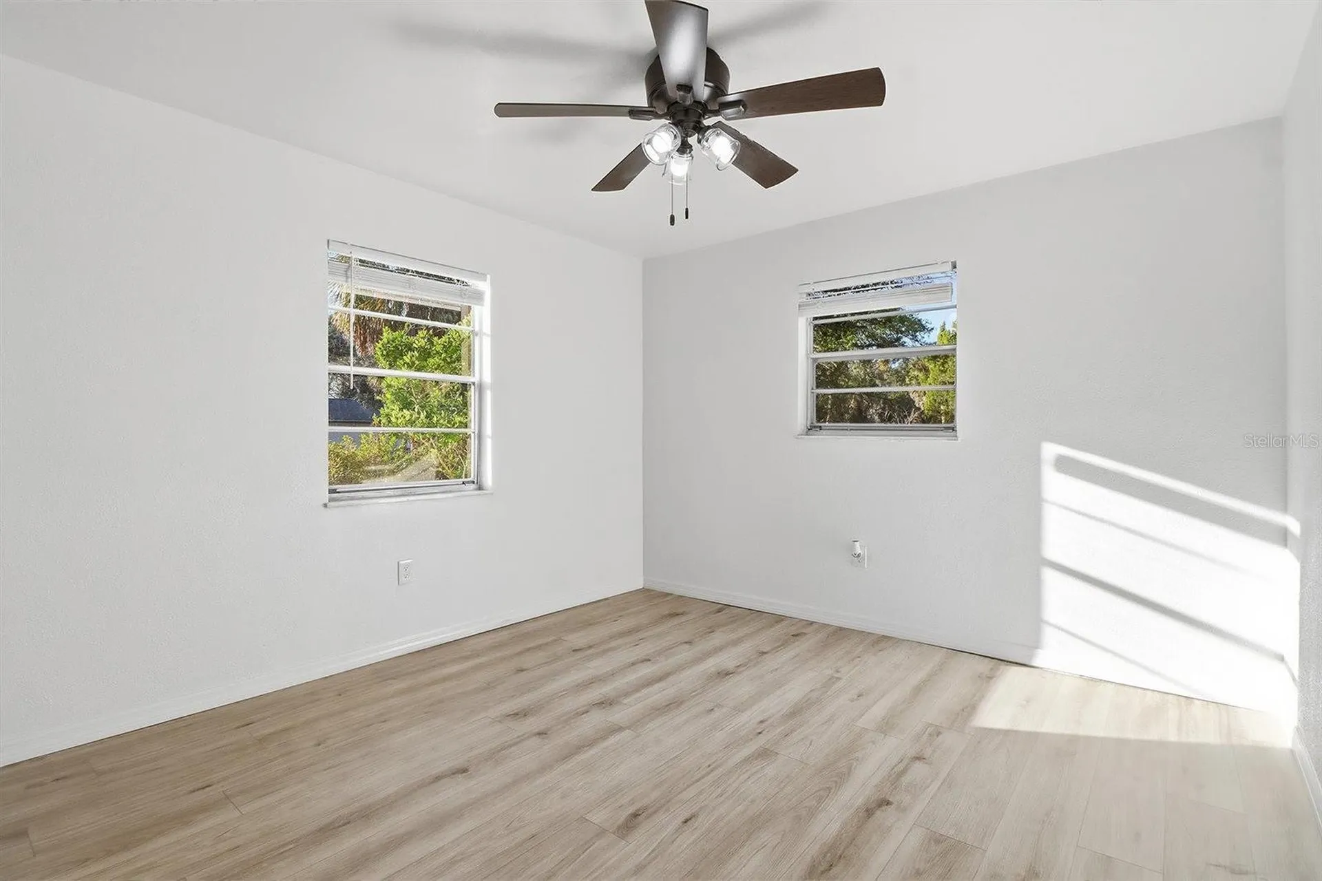 1045 N Fan Palm Point Crystal River FL 34429