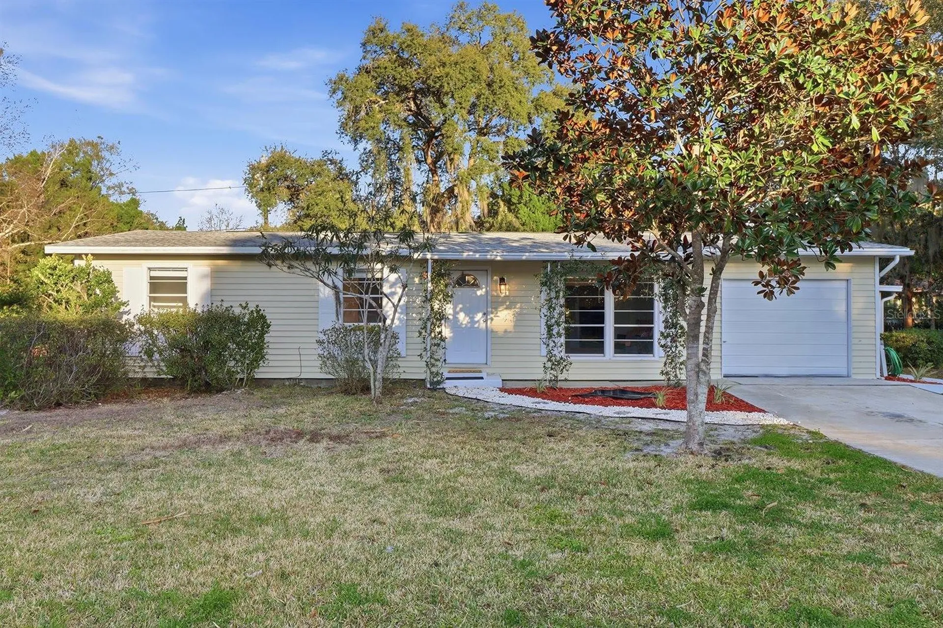 1045 N Fan Palm Point Crystal River FL 34429