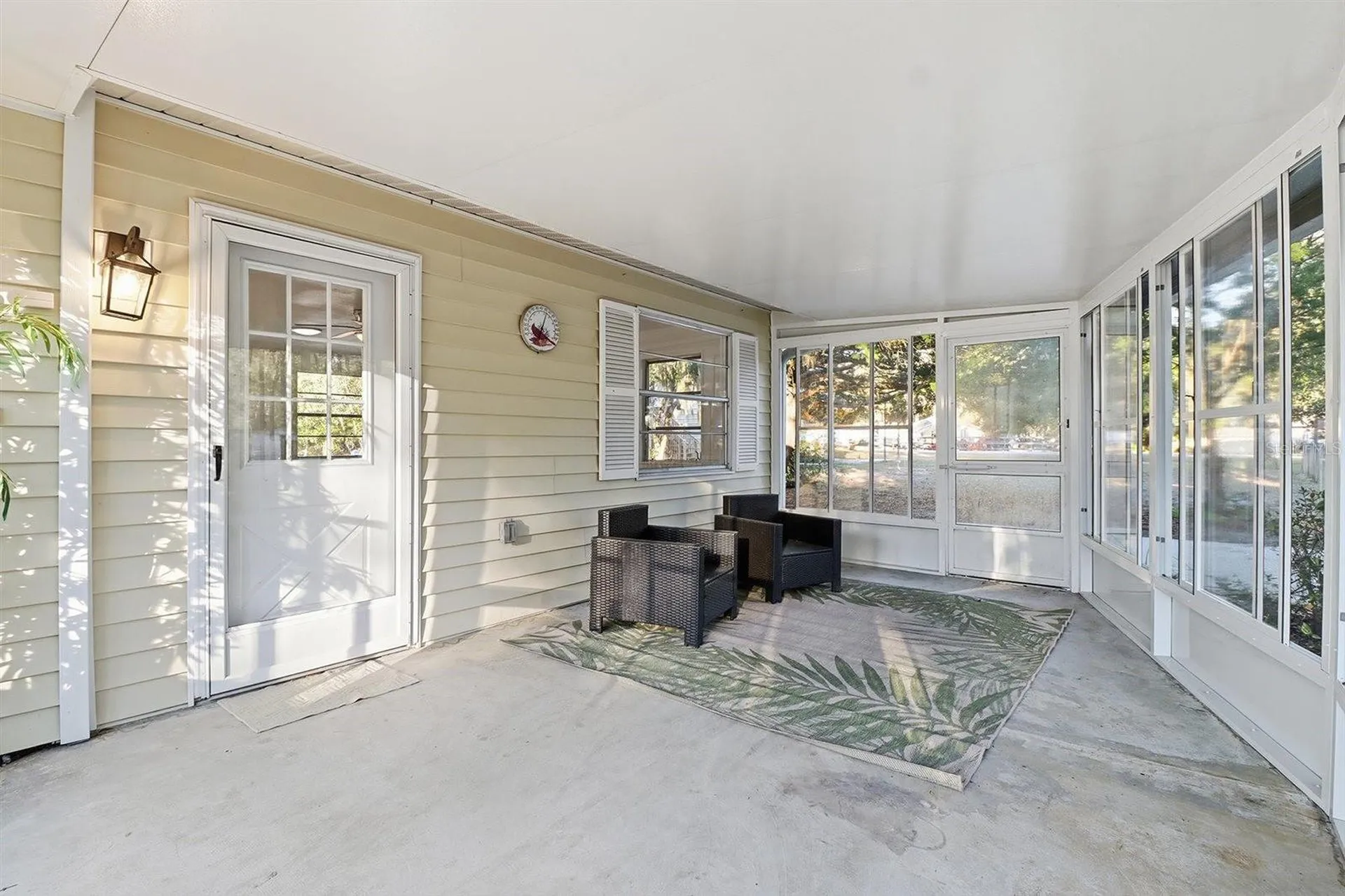 1045 N Fan Palm Point Crystal River FL 34429