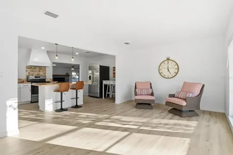 1045 N Fan Palm Point Crystal River FL 34429