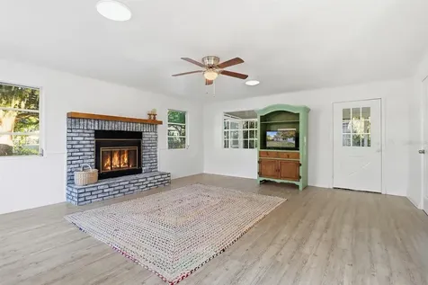 1045 N Fan Palm Point Crystal River FL 34429