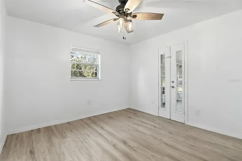 1045 N Fan Palm Point Crystal River FL 34429