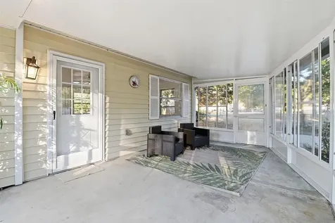 1045 N Fan Palm Point Crystal River FL 34429
