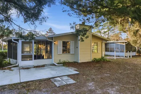 1045 N Fan Palm Point Crystal River FL 34429