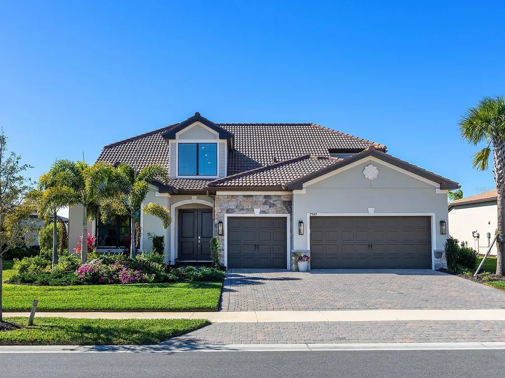 7949 Sunset Pines Drive Sarasota FL 34240