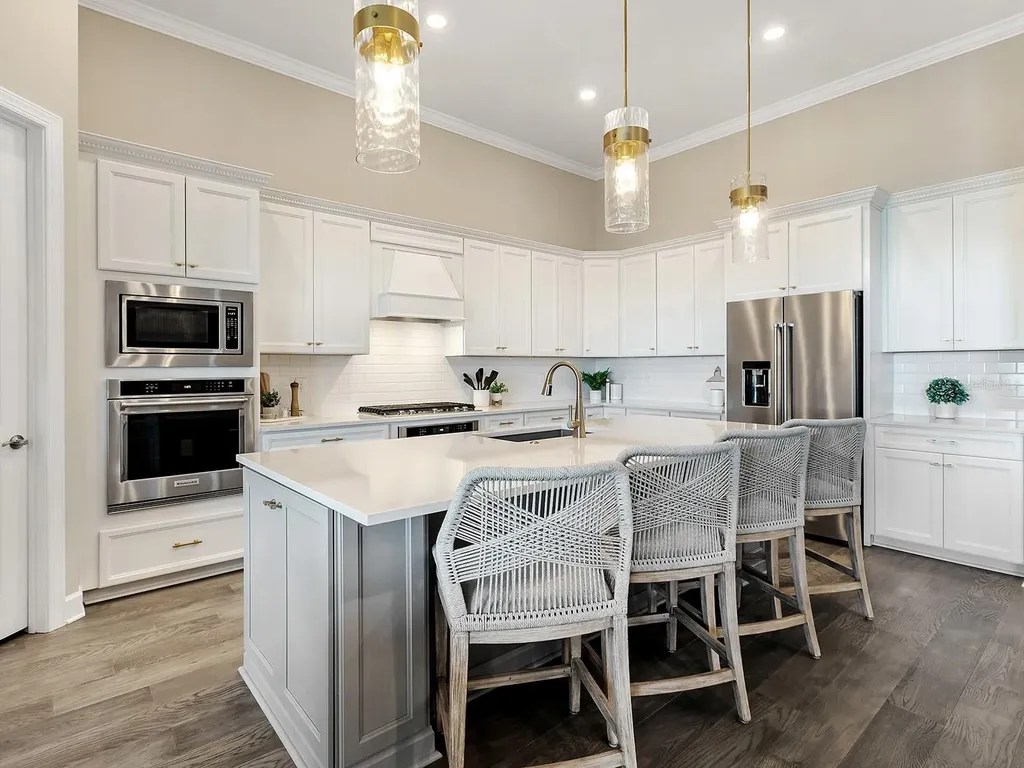 7949 Sunset Pines Drive Sarasota FL 34240