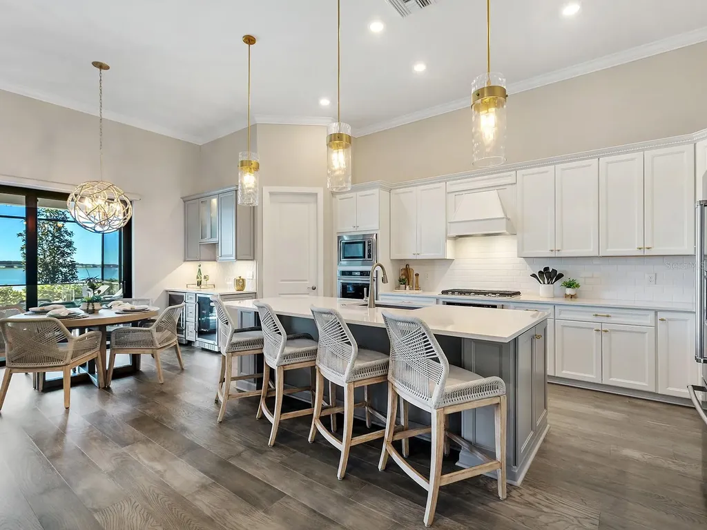 7949 Sunset Pines Drive Sarasota FL 34240