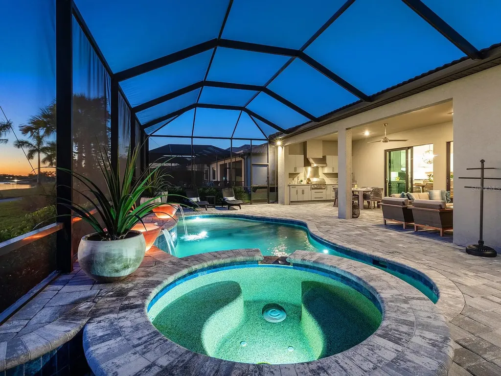 7949 Sunset Pines Drive Sarasota FL 34240