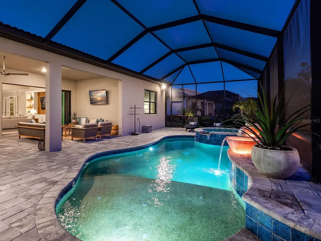 7949 Sunset Pines Drive Sarasota FL 34240