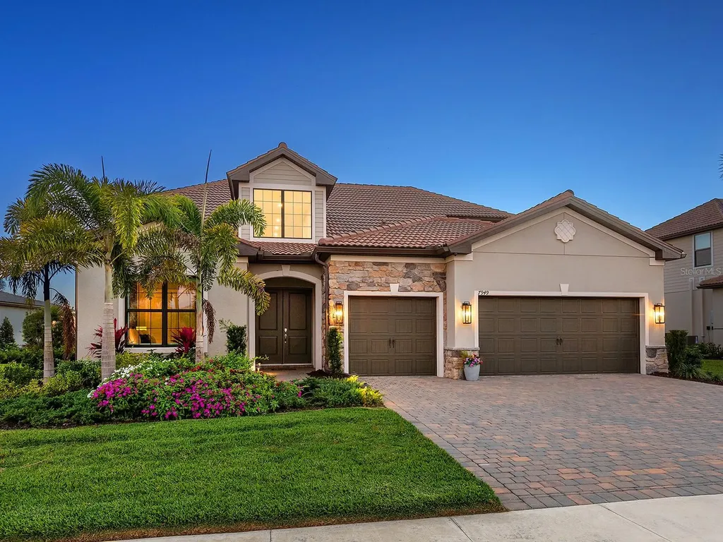 7949 Sunset Pines Drive Sarasota FL 34240
