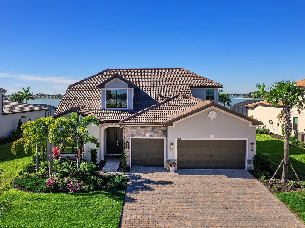 7949 Sunset Pines Drive Sarasota FL 34240