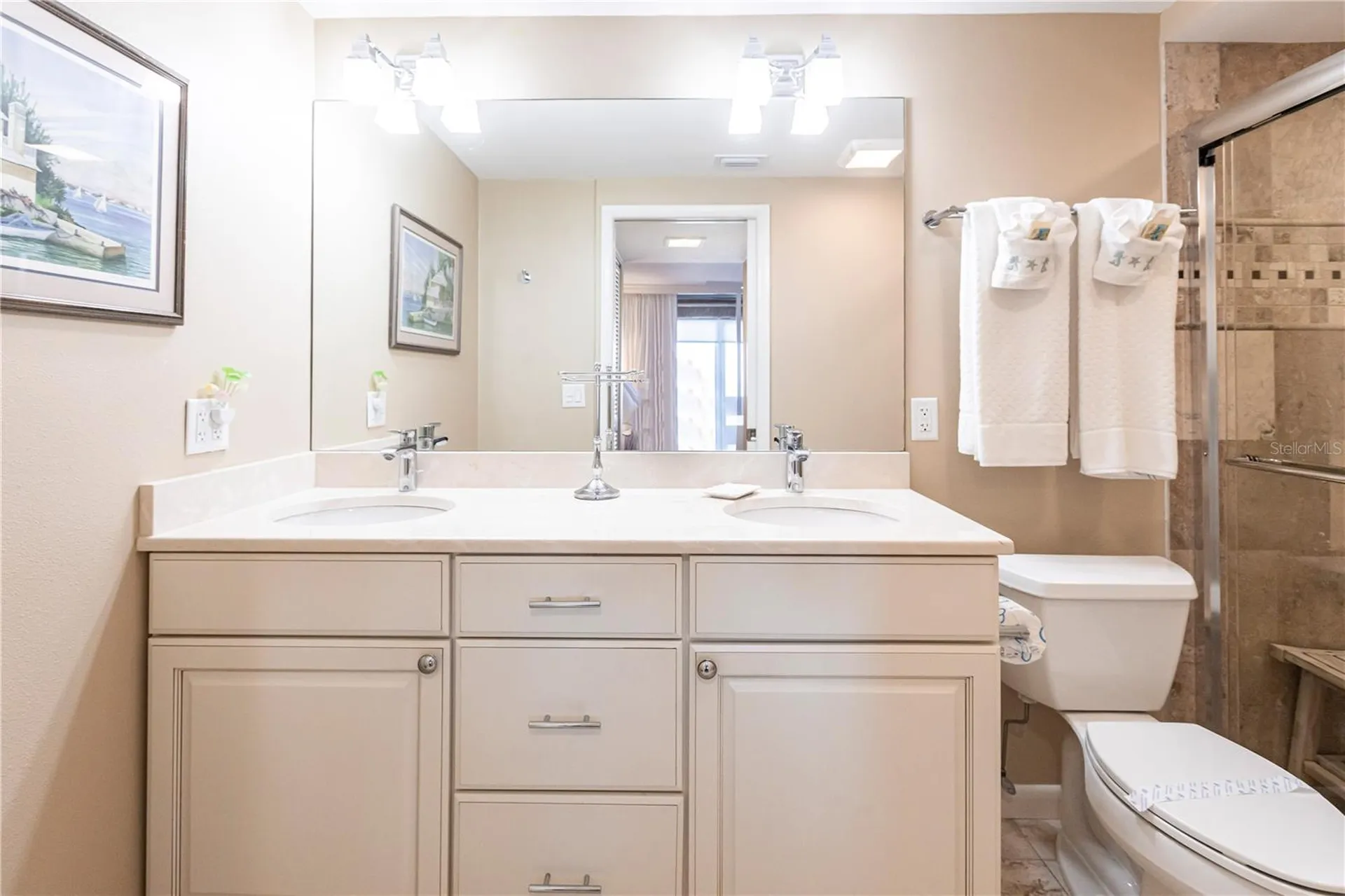 1055 W Peppertree Drive Sarasota FL 34242