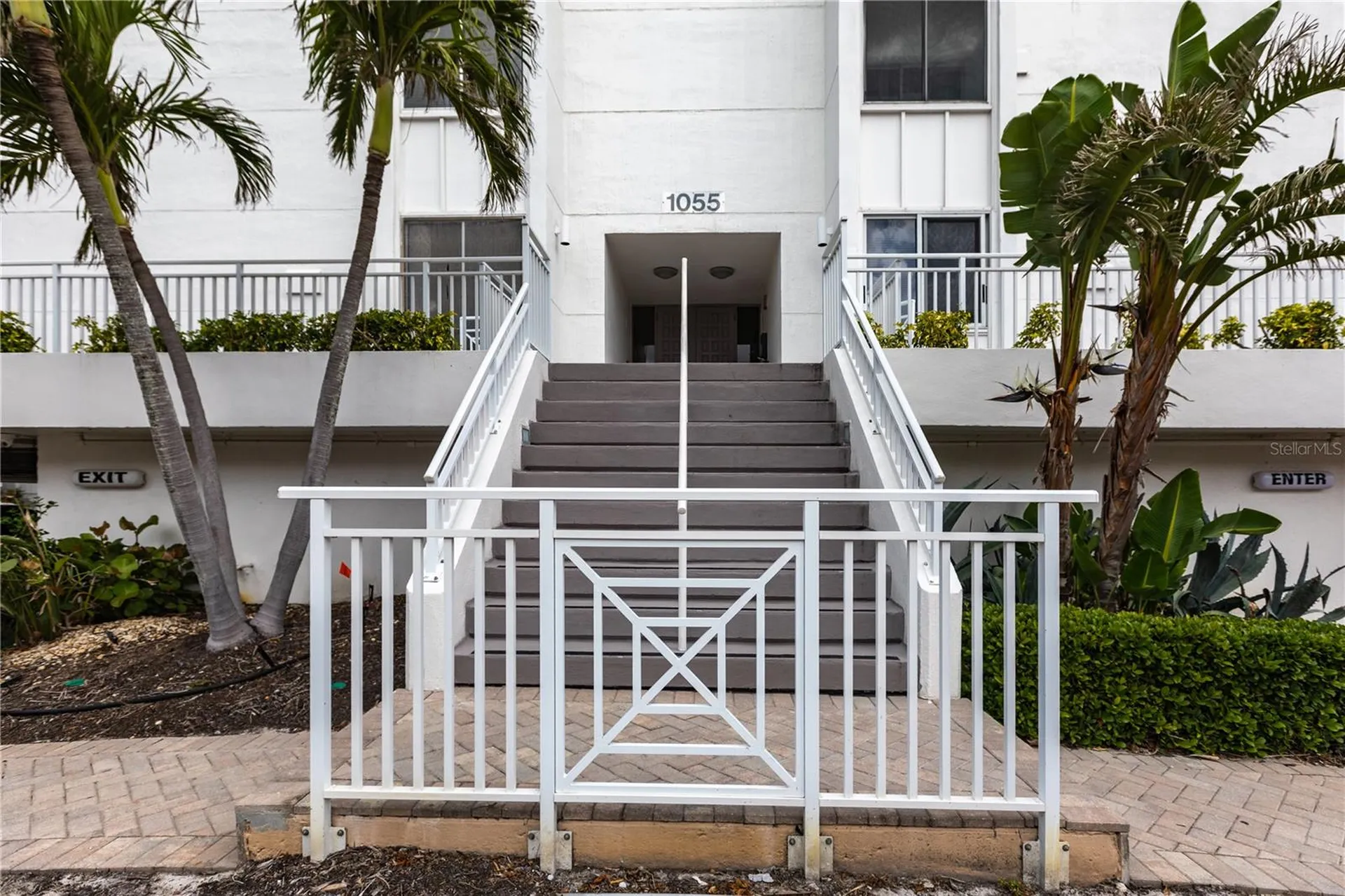 1055 W Peppertree Drive Sarasota FL 34242