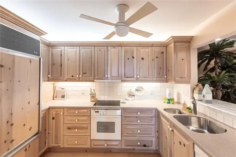 1055 W Peppertree Drive Sarasota FL 34242