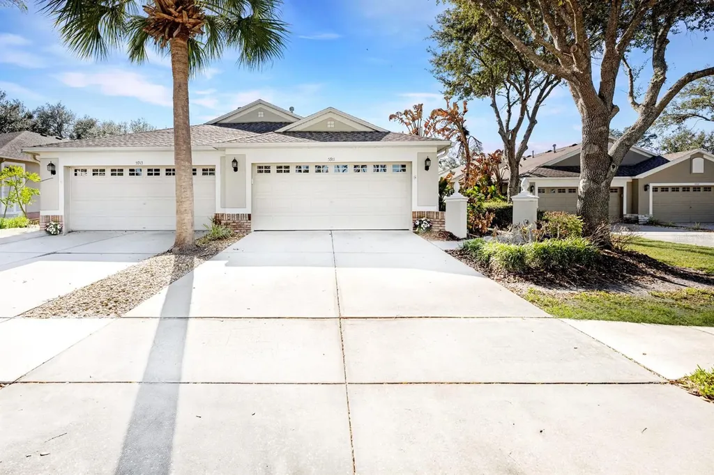 5911 Phoebenest Drive Lithia FL 33547