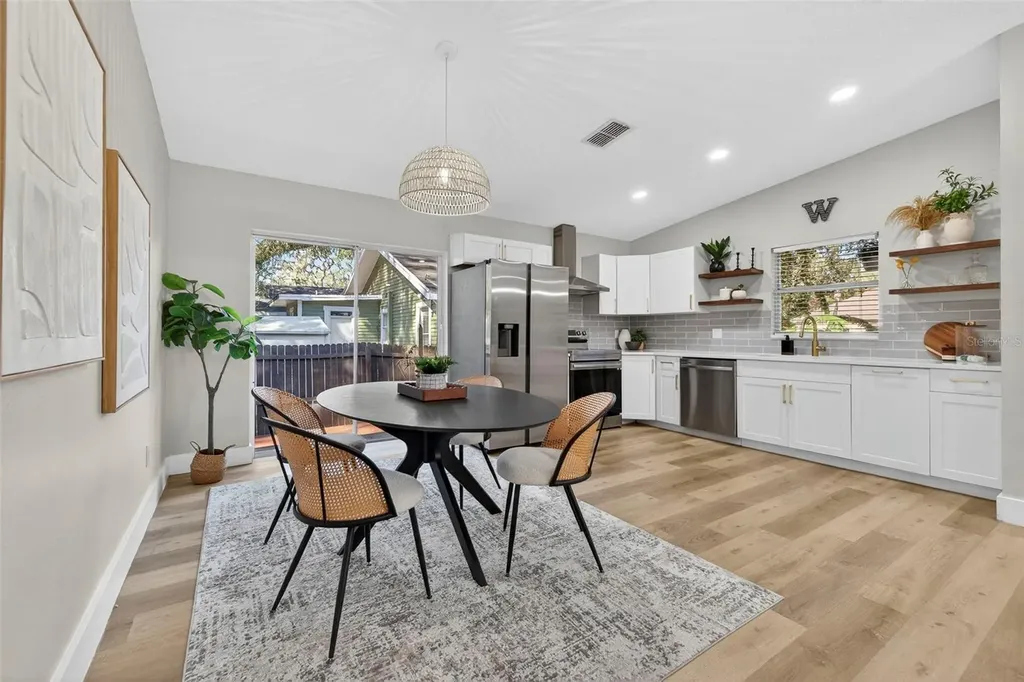 1909 E Henry Avenue Tampa FL 33610