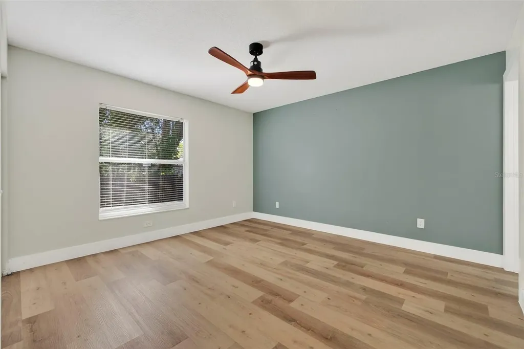 1909 E Henry Avenue Tampa FL 33610