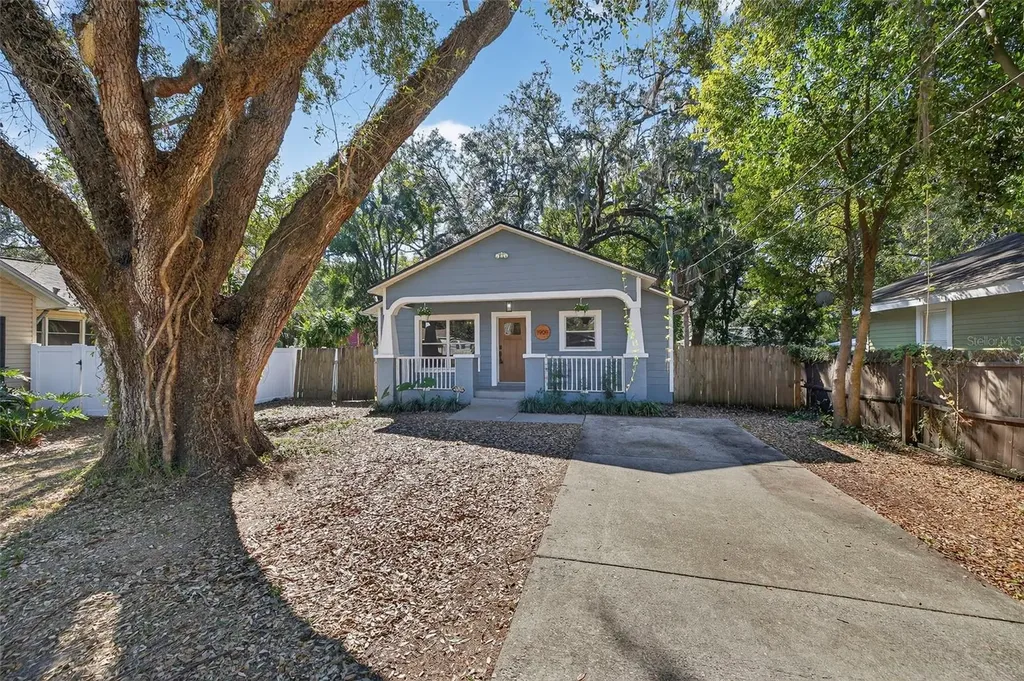 1909 E Henry Avenue Tampa FL 33610