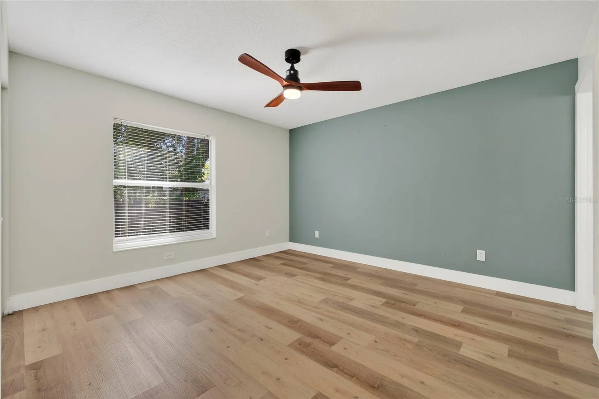 1909 E Henry Avenue Tampa FL 33610