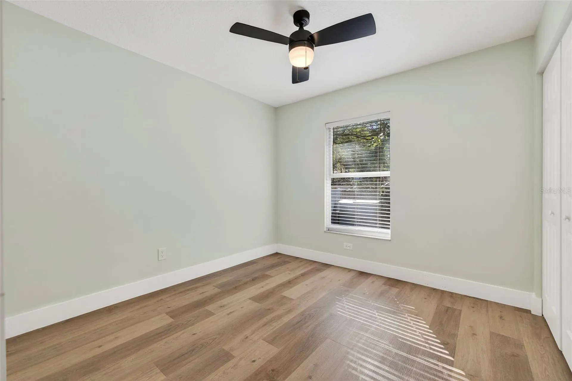 1909 E Henry Avenue Tampa FL 33610