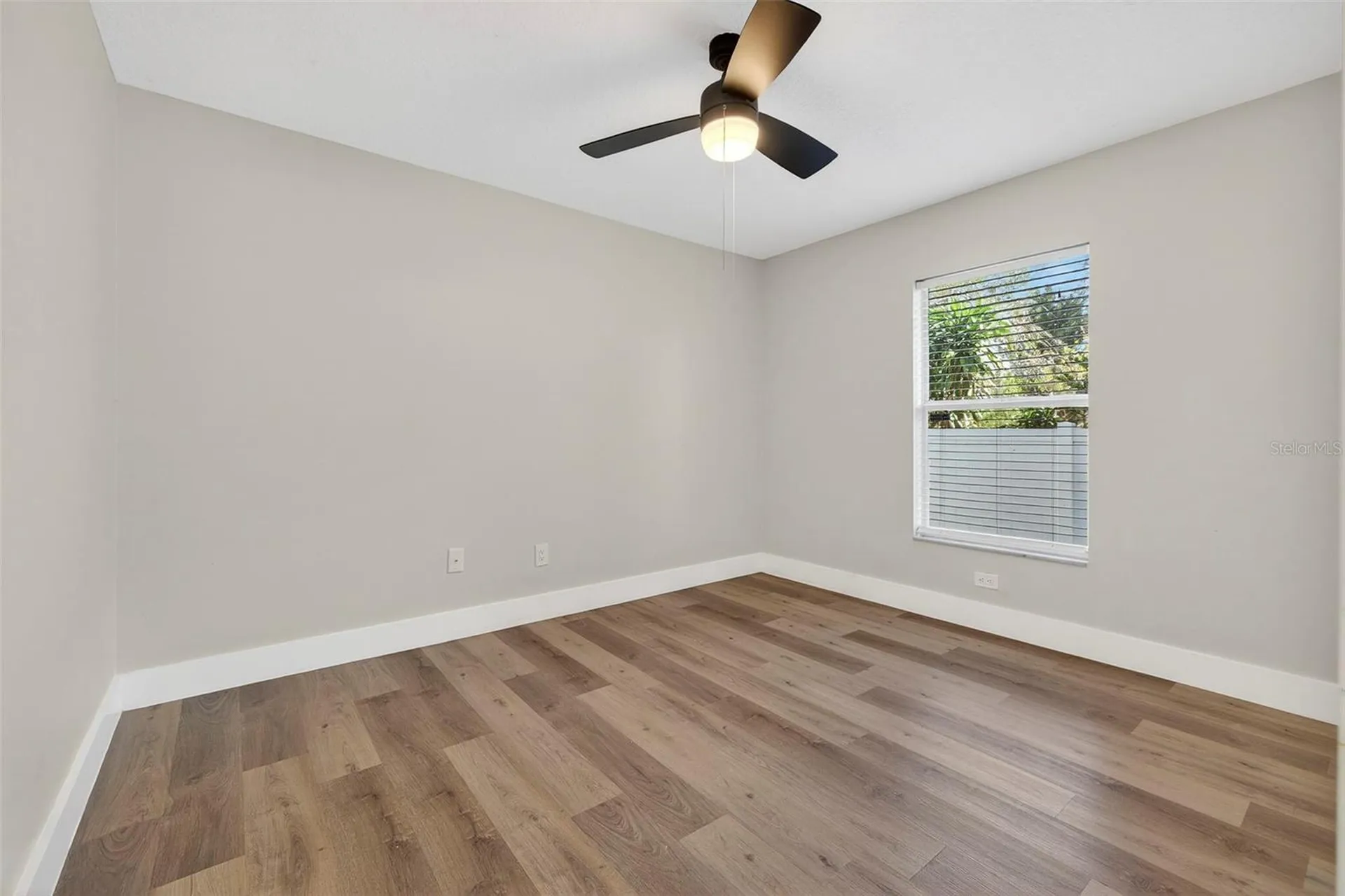 1909 E Henry Avenue Tampa FL 33610