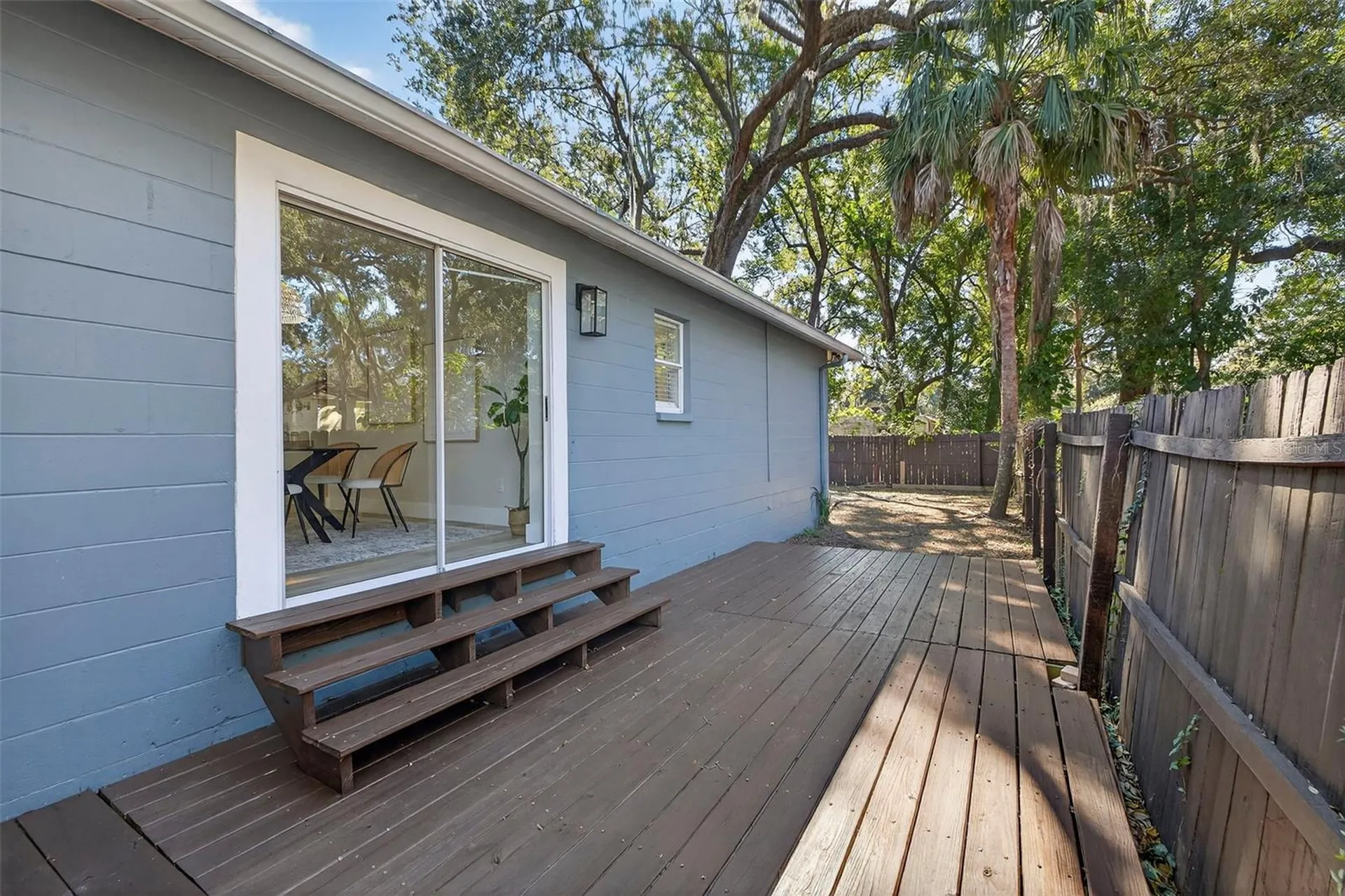 1909 E Henry Avenue Tampa FL 33610