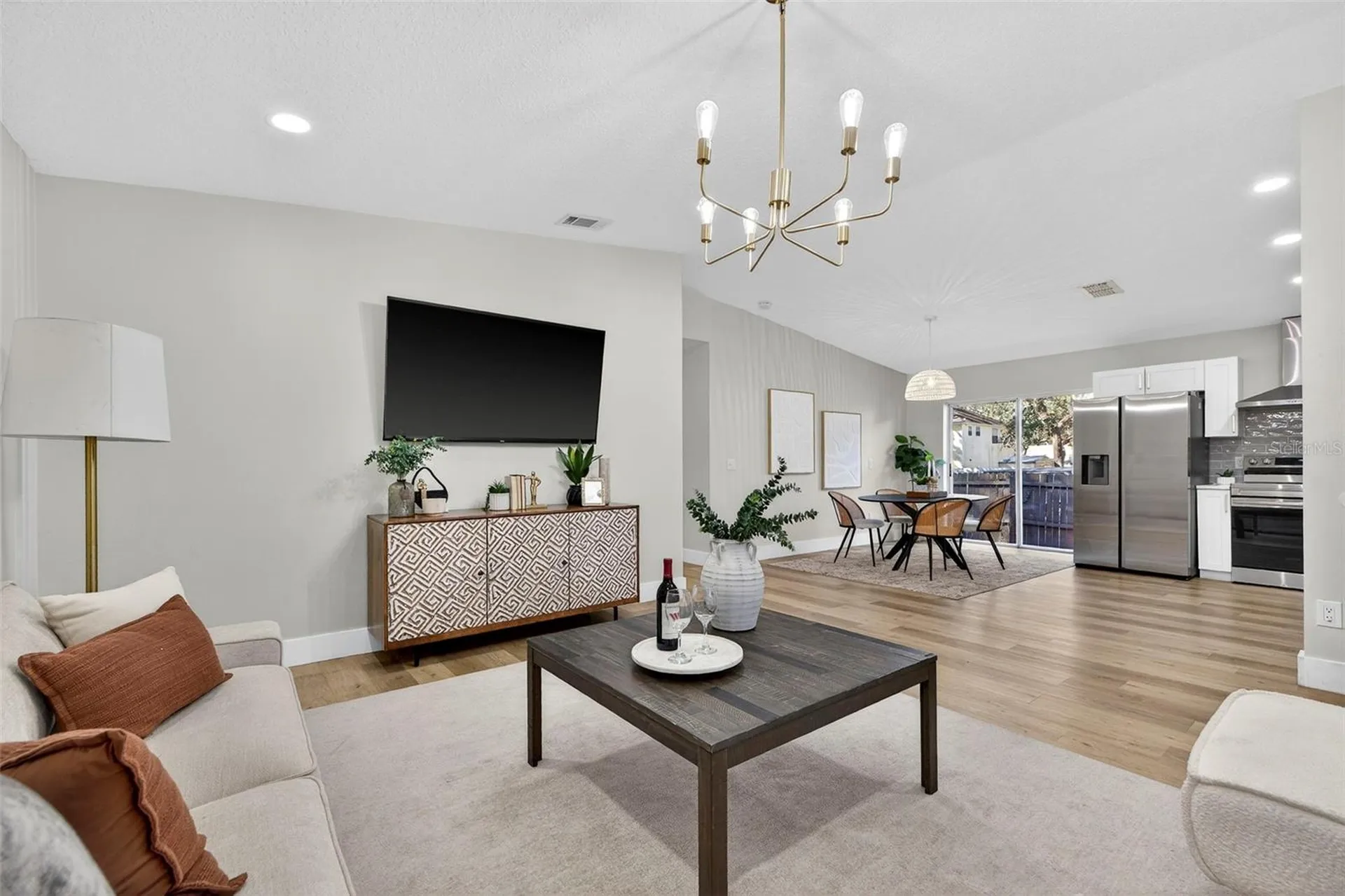 1909 E Henry Avenue Tampa FL 33610