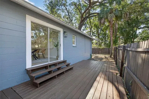 1909 E Henry Avenue Tampa FL 33610