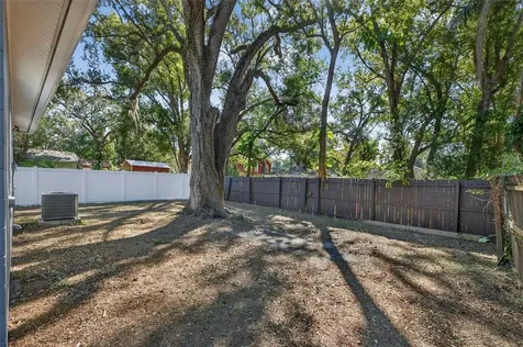1909 E Henry Avenue Tampa FL 33610