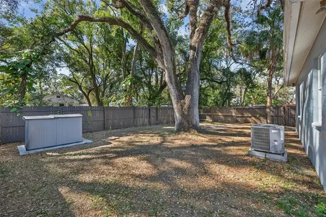 1909 E Henry Avenue Tampa FL 33610