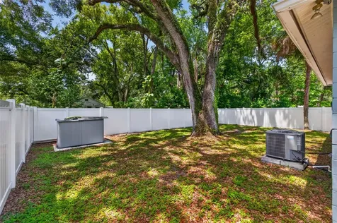 1909 E Henry Avenue Tampa FL 33610