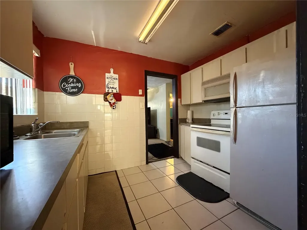 348 Pleasant Street Daytona Beach FL 32114