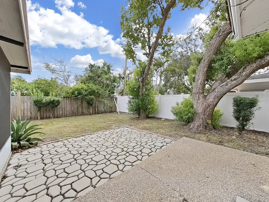 1701 Laurie Lane Belleair FL 33756