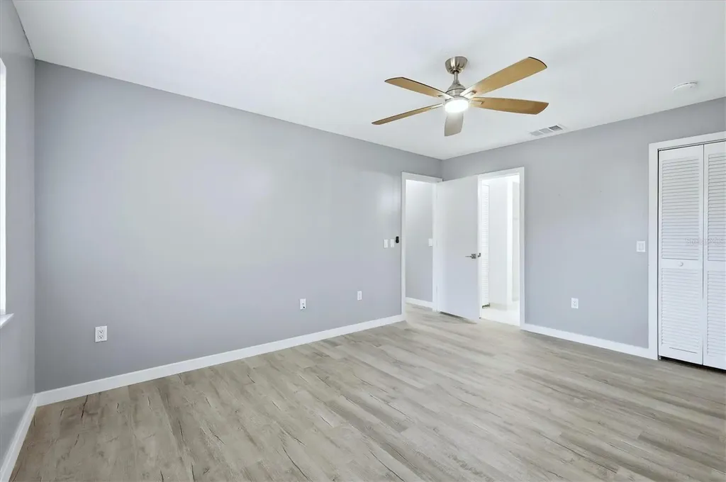 5651 Gardens Drive Sarasota FL 34243
