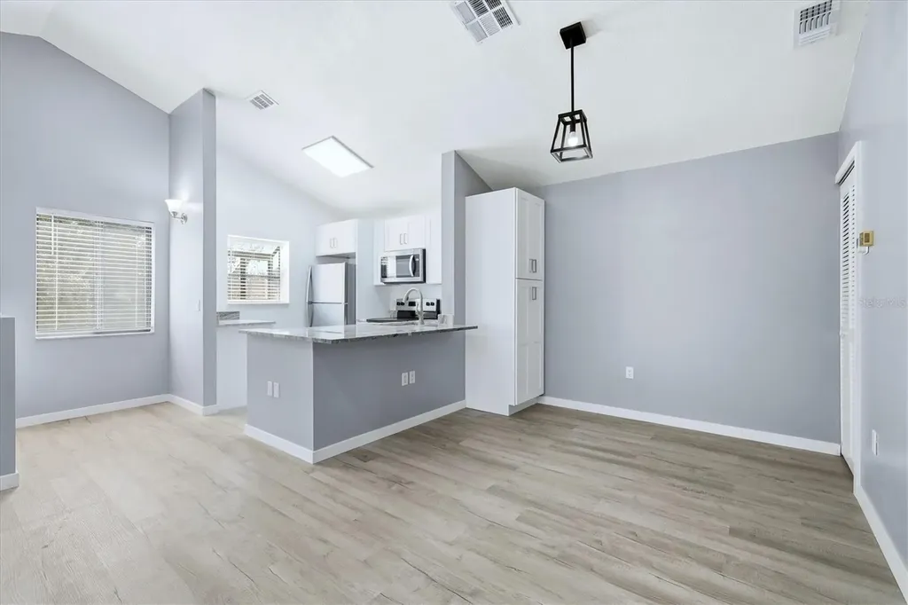5651 Gardens Drive Sarasota FL 34243