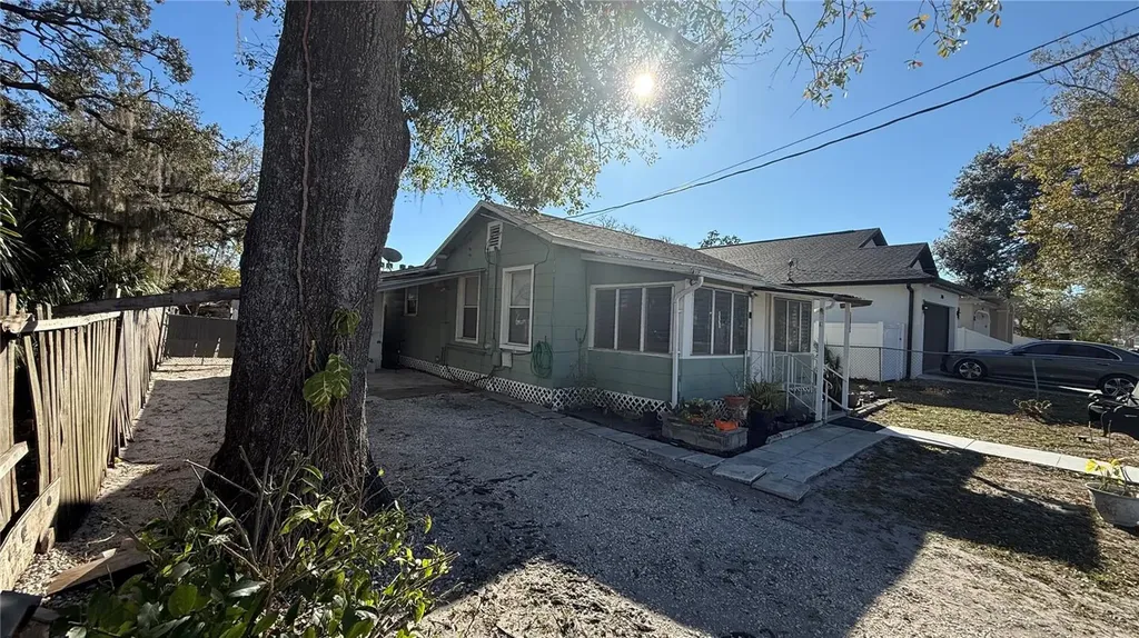 2504 W South Avenue Tampa FL 33614