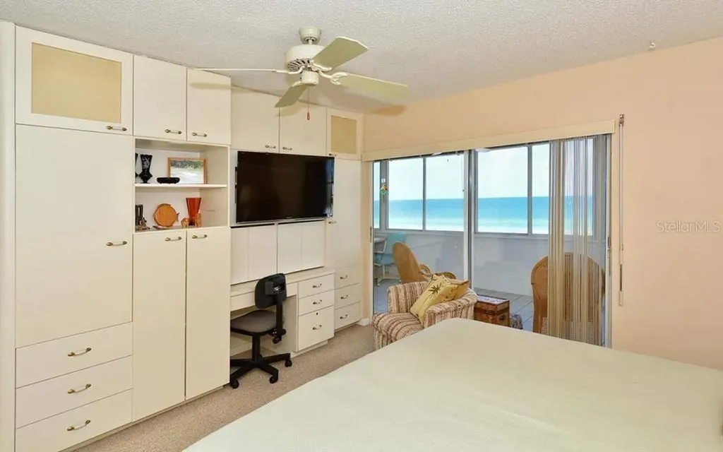 1055 W Peppertree Drive Sarasota FL 34242