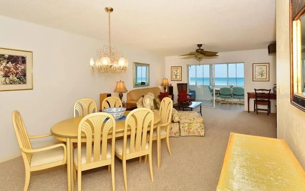 1055 W Peppertree Drive Sarasota FL 34242