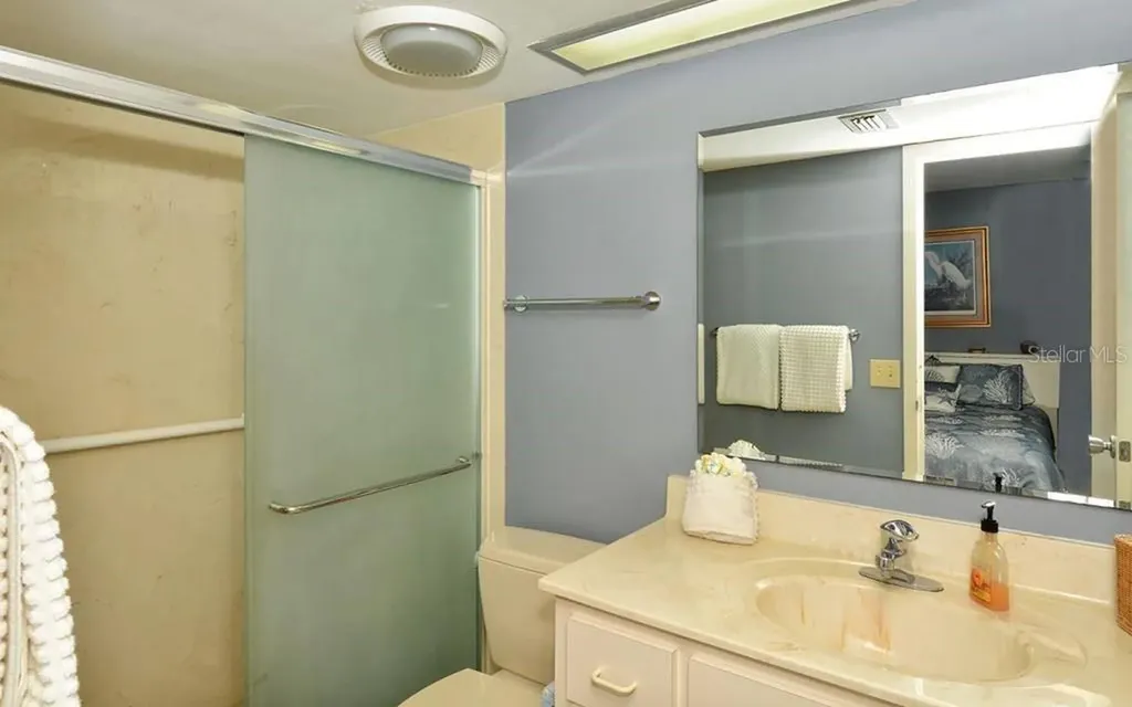 1055 W Peppertree Drive Sarasota FL 34242
