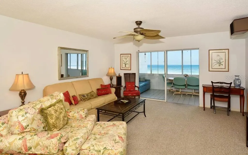 1055 W Peppertree Drive Sarasota FL 34242