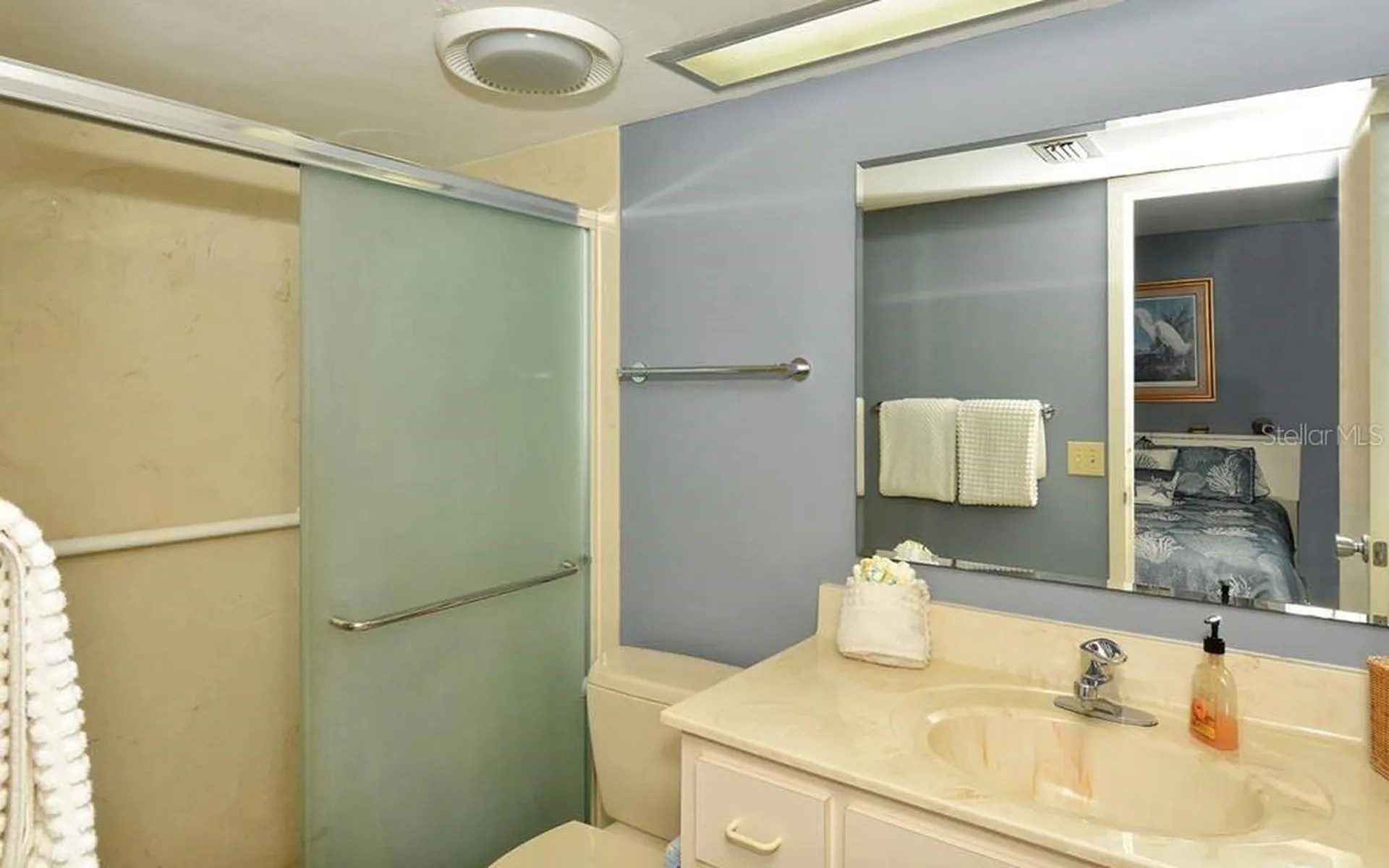 1055 W Peppertree Drive Sarasota FL 34242